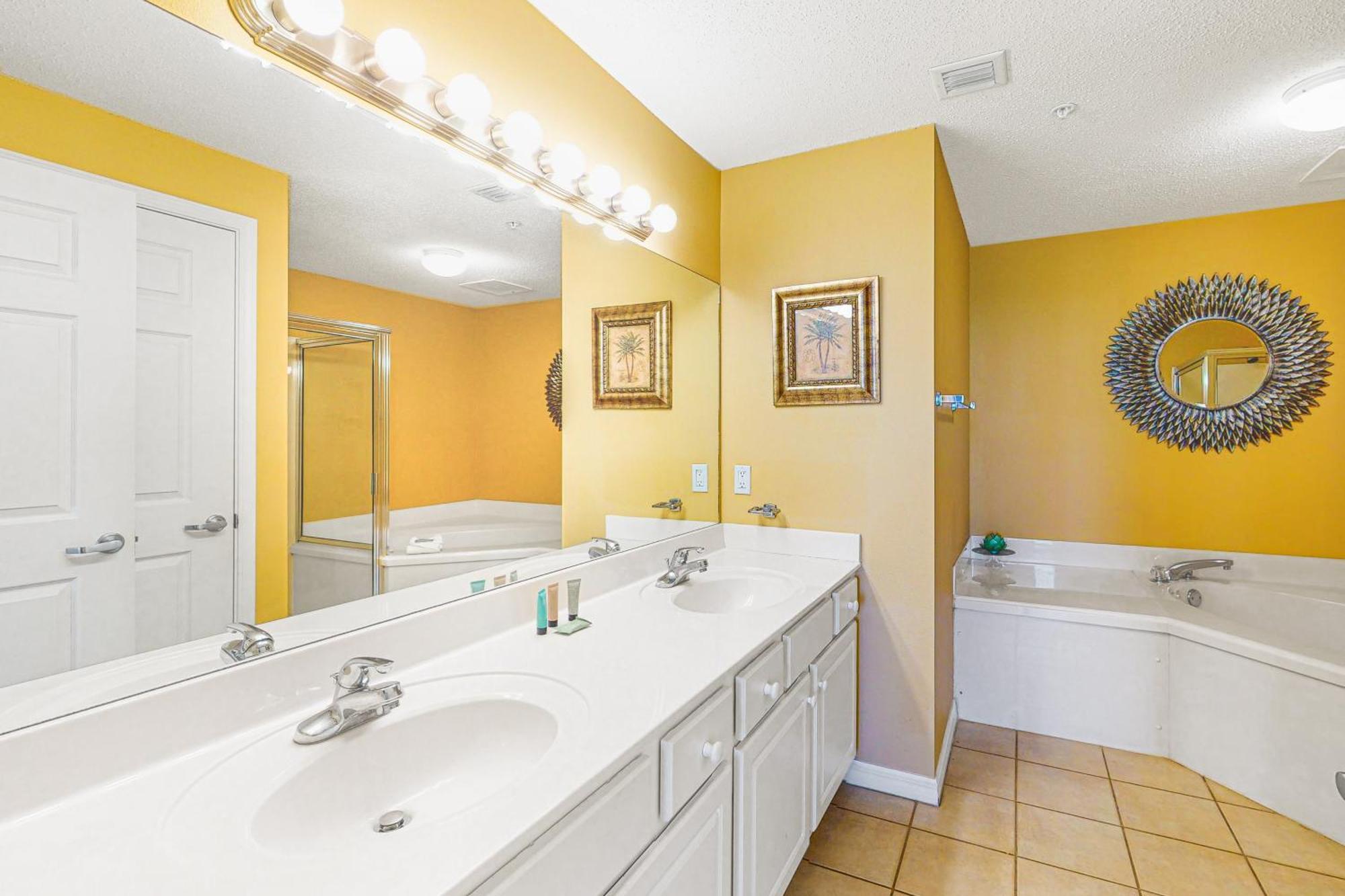 Summerwind Navarre Room photo